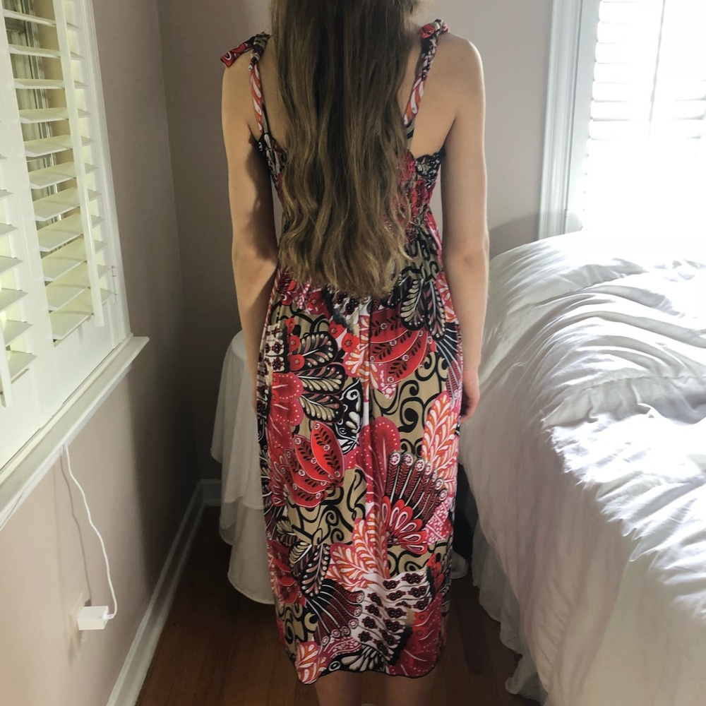 2 LEFT XS & S Red Black & White Floral Midi Dress - Picture 4 of 4